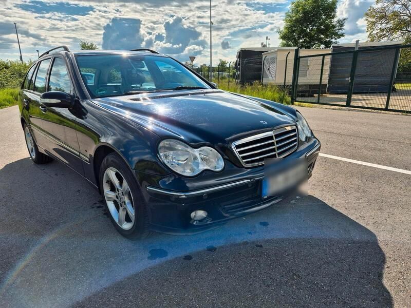 Schwarz Gebraucht 2004 Mercedes C180 Avantgarde Kombi | 4.750 € (Etwas zu teuer) - Bild 1/4