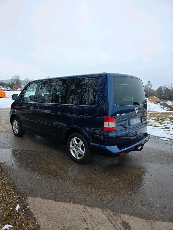 Usata VW Multivan 174 CV (127 kW) 2004 Blu Monovolume
