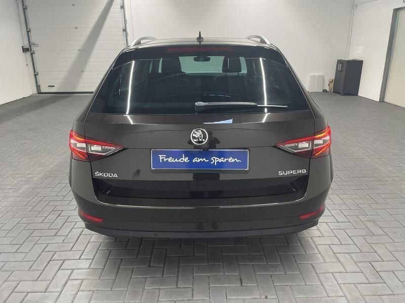 Gebraucht Skoda Superb Style 190 PS (139 kW) 2017 Braun (magneticbraunmet.) Kombi