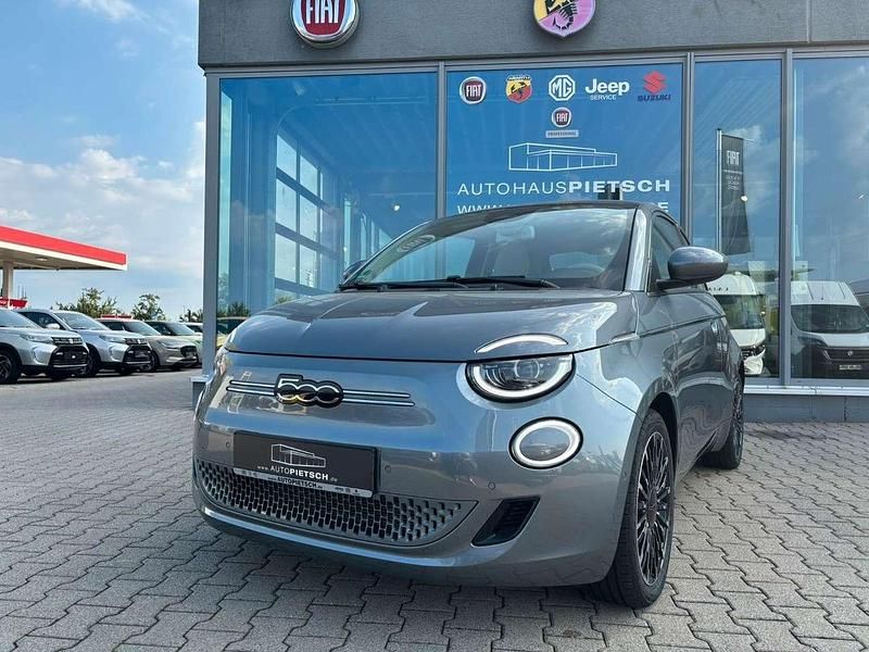Mineral grau Gebraucht 2023 Fiat 500e La Prima Kleinwagen | 27.513 € (Teuer) - Bild 1/4
