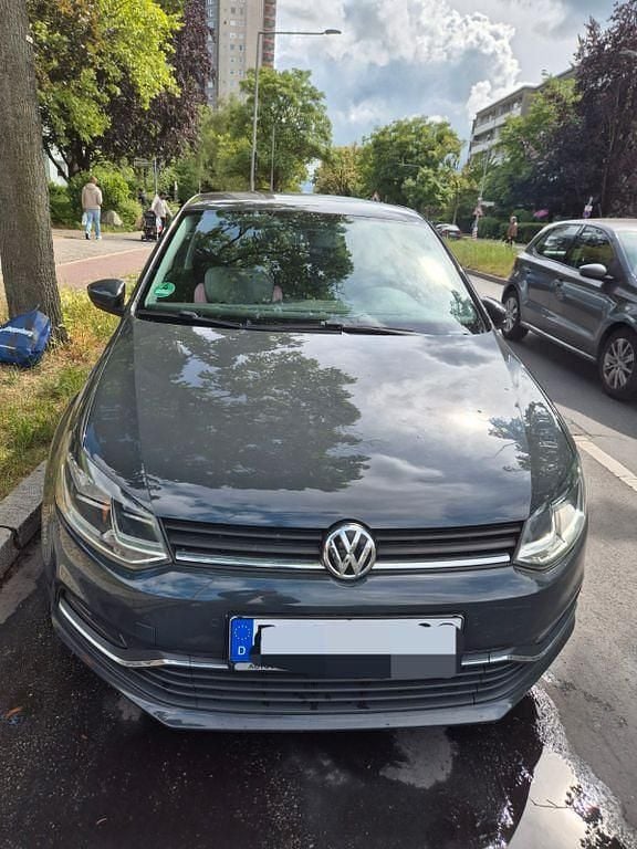 Schwarz Gebraucht 2015 VW Polo Comfortline Kleinwagen | 5.800 € (Guter Preis) - Bild 1/4