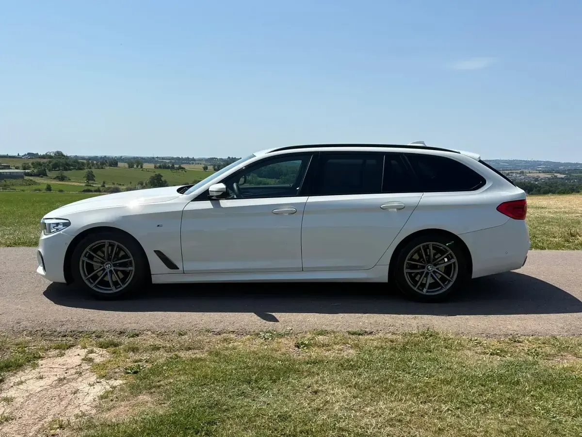 Gebraucht BMW 520 M Sport 184 PS (135 kW) 2018 Weiß Kombi