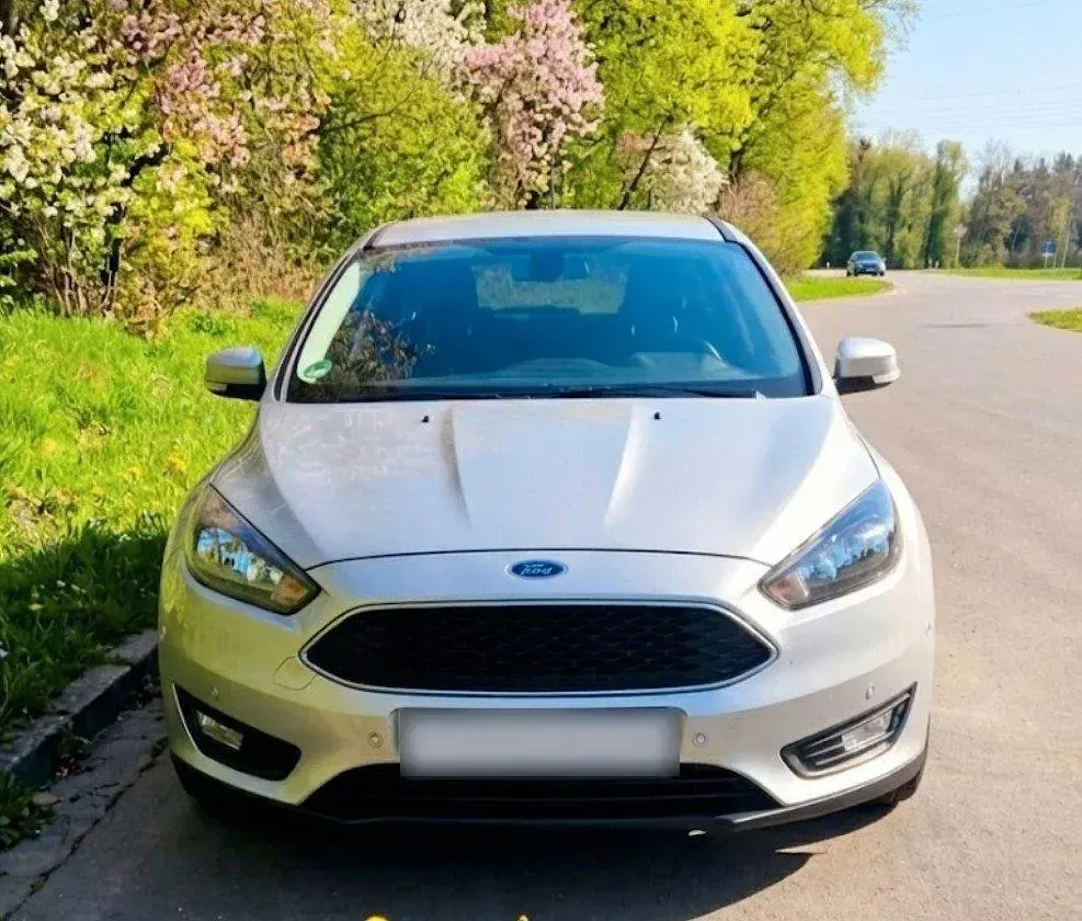 Używany Ford Focus Cool & Connect 150 KM (110 kW) 2017 Srebrny Sedan/Limuzyna