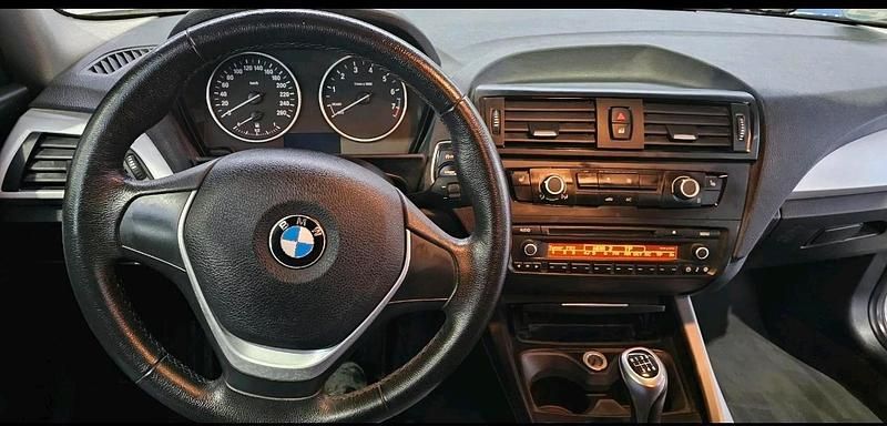 Gebraucht BMW 114 102 PS (75 kW) 2012 Weiß Kleinwagen