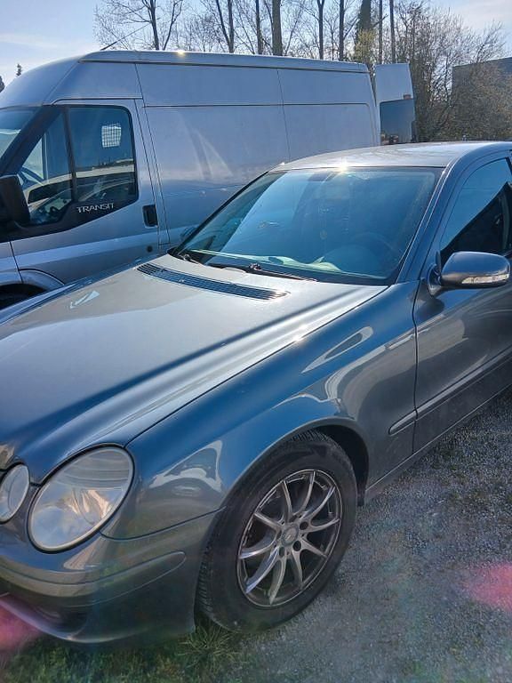 Gebraucht Mercedes E200 184 PS (135 kW) 2008 Grau Limousine