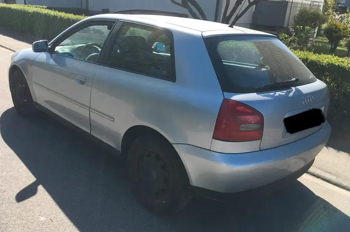 Second-hand Audi A3 150 CP (110 kW) 1999 Argintiu Hatchback
