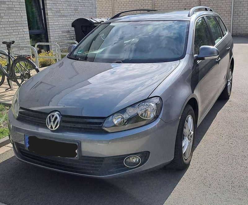 Grau Gebraucht 2012 VW Golf VI Trendline Kombi | 5.499 € (Fairer Preis) - Bild 1/4