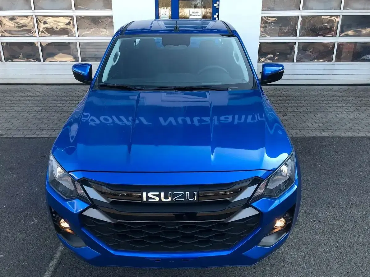 Neu Isuzu D-Max 163 PS (119 kW) 2025 Blau Pickup
