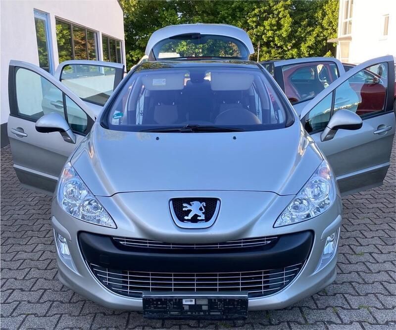 Grau Gebraucht 2009 Peugeot 308 Limousine | 3.500 € (Fairer Preis) - Bild 1/4