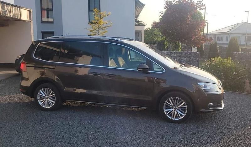 Braun Gebraucht 2014 VW Sharan Cup Van / Kleinbus | 10.500 € (Superpreis) - Bild 1/4