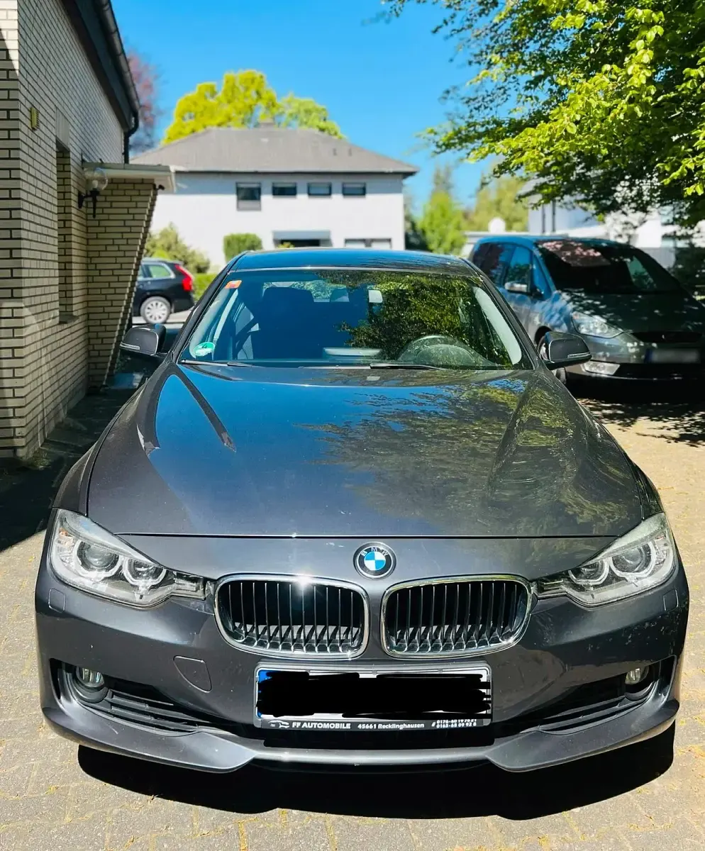 Second-hand BMW 320 184 CP (135 kW) 2012 Gri Berlinǎ