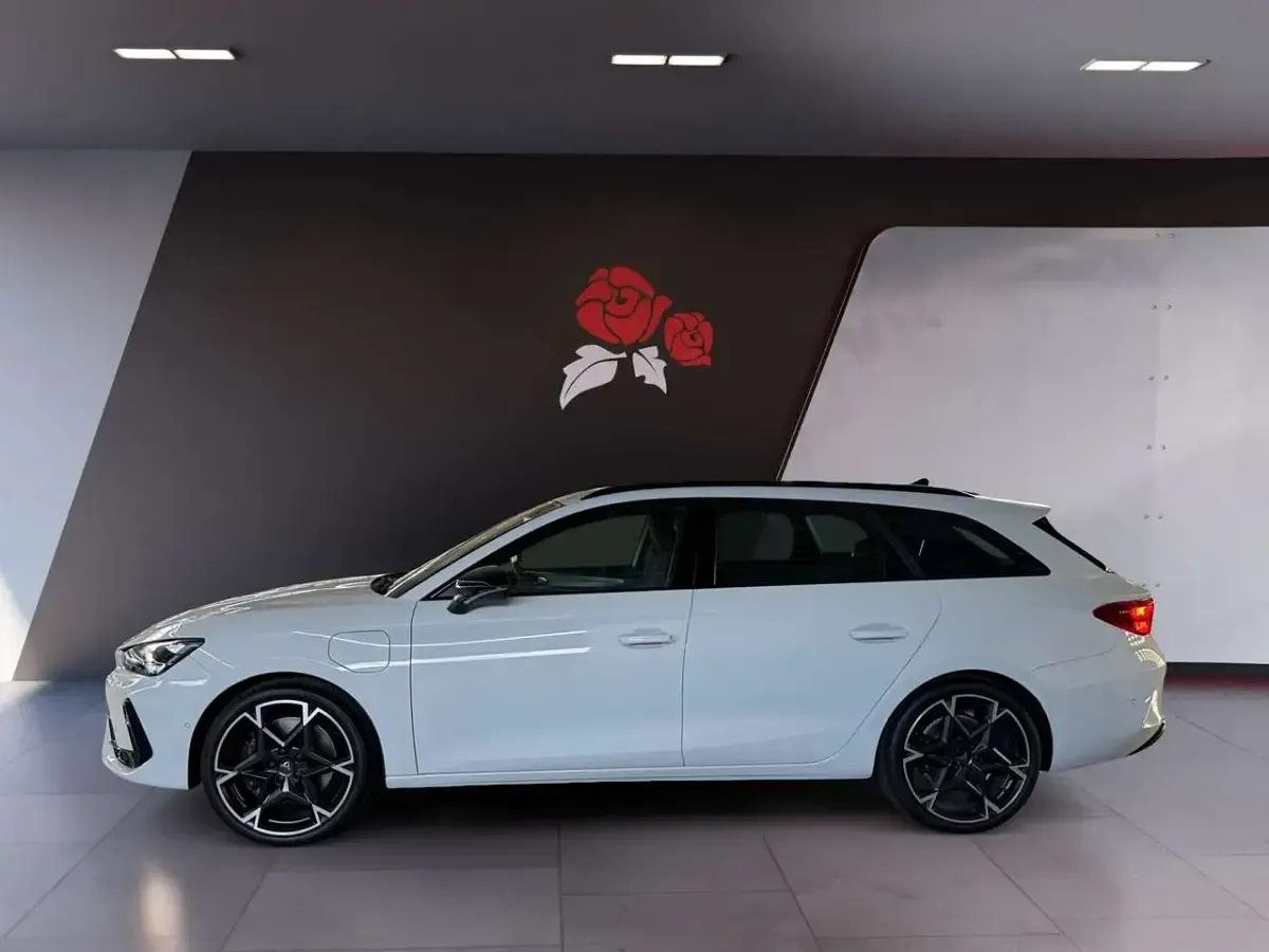 Neu Cupra Leon VZ 272 PS (200 kW) 2026 Glacial weiß metallic Kombi