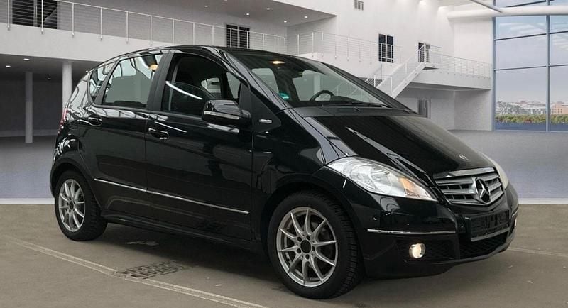 Schwarz Gebraucht 2010 Mercedes A180 Sport Edition Limousine | 3.499 € (Guter Preis) - Bild 1/4