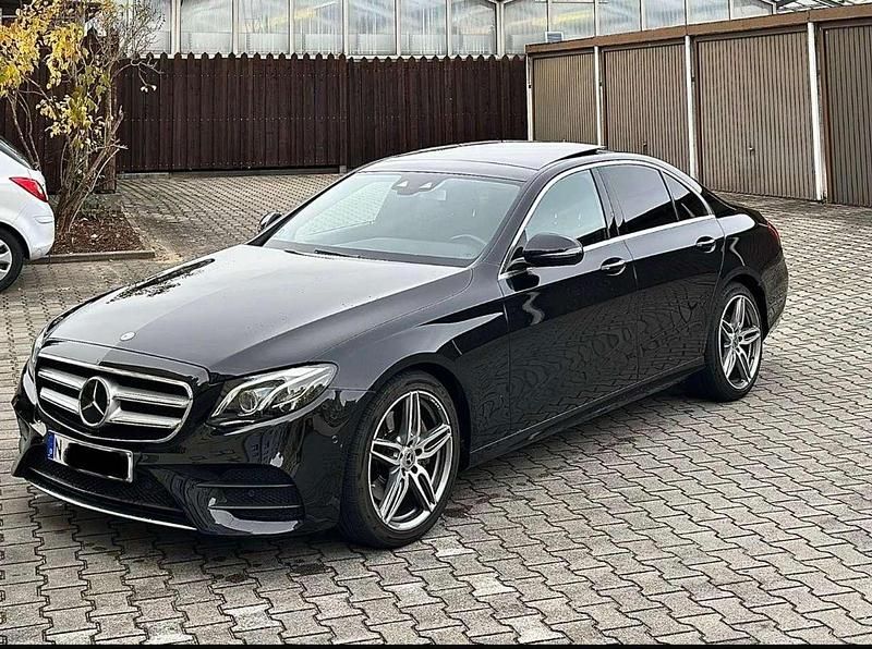 Gebraucht Mercedes E220 AMG line 194 PS (142 kW) 2016 Schwarz Limousine