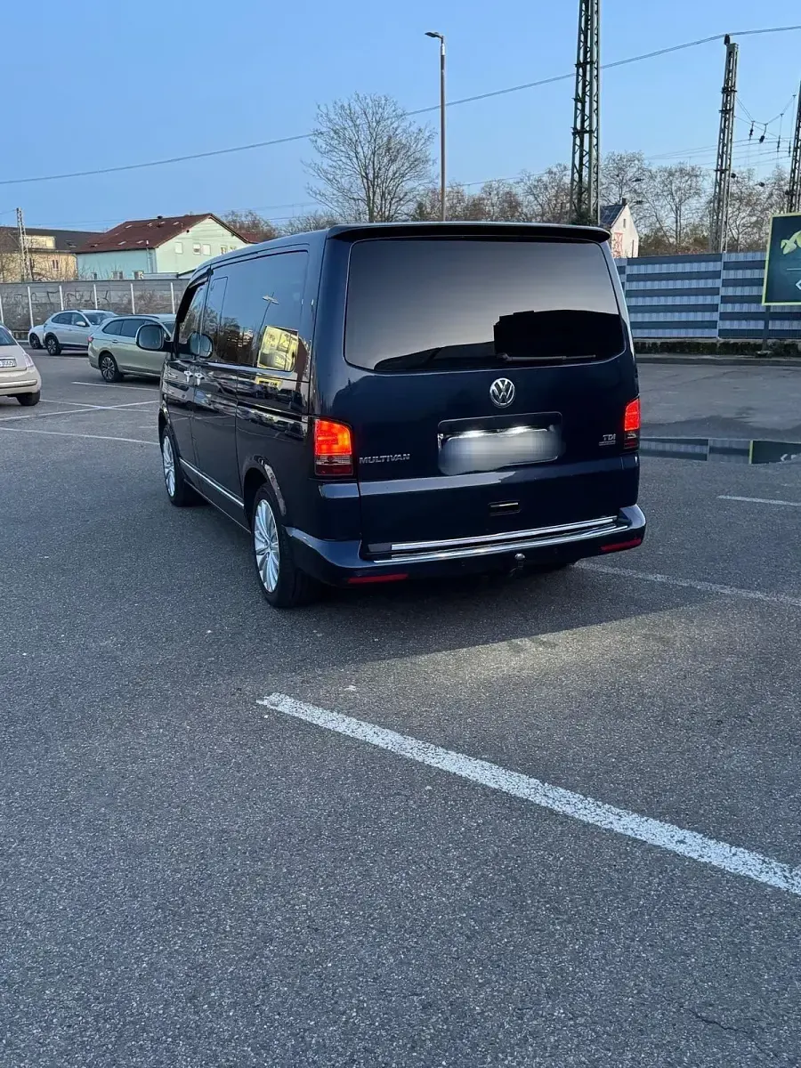 Gebraucht VW T5 179 PS (131 kW) 2013 Blau Van