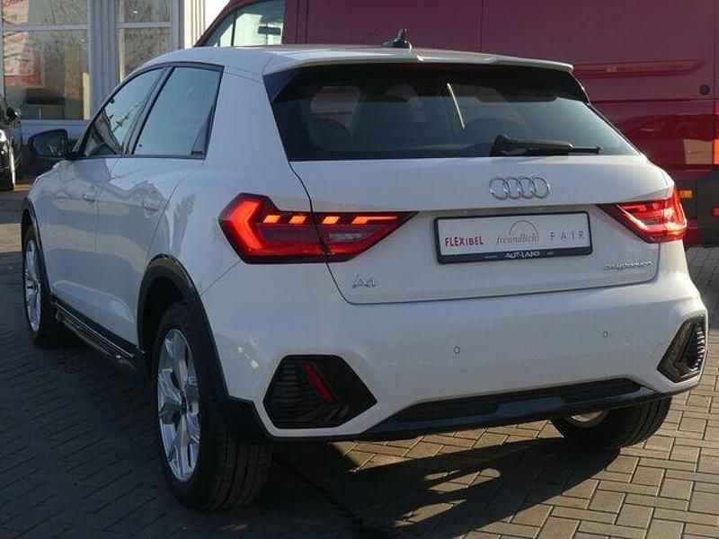 Gebraucht Audi A1 Comfort 110 PS (80 kW) 2023 Weiß SUV
