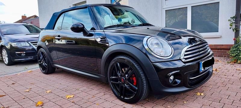 Second-hand Mini Cooper Cabriolet 122 CP (89 kW) 2010 Negru Cabrio