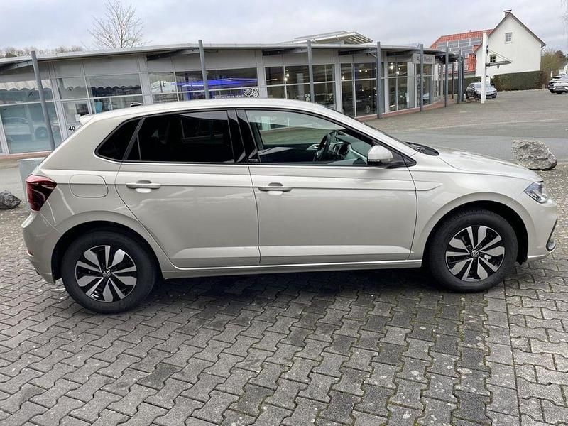 Gebraucht VW Polo Move 95 PS (69 kW) 2024 Ivory silver Limousine