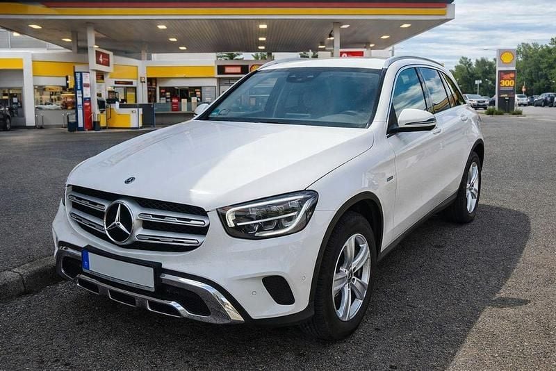Gebraucht Mercedes GLC300e Business 211 PS (155 kW) 2021 Weiß SUV