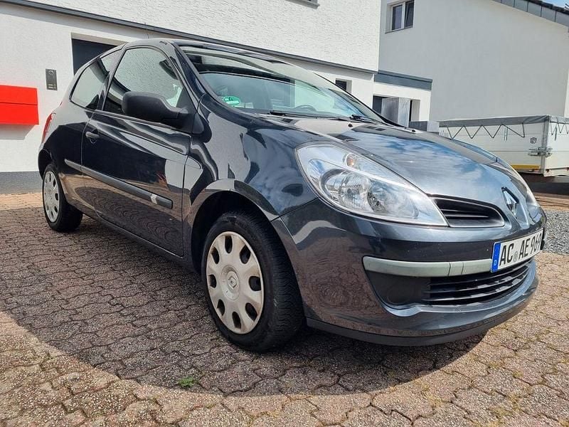 Gebraucht Renault Clio II Authentique 65 PS (47 kW) 2006 Schwarz Limousine