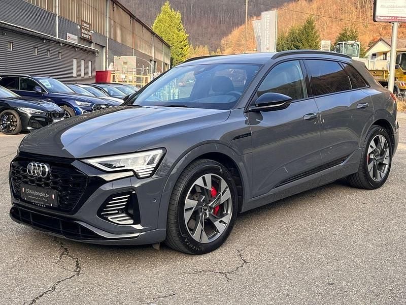 Gebraucht Audi Q8 e-tron S-Line 250 kW (340 PS) 2024 Grau SUV