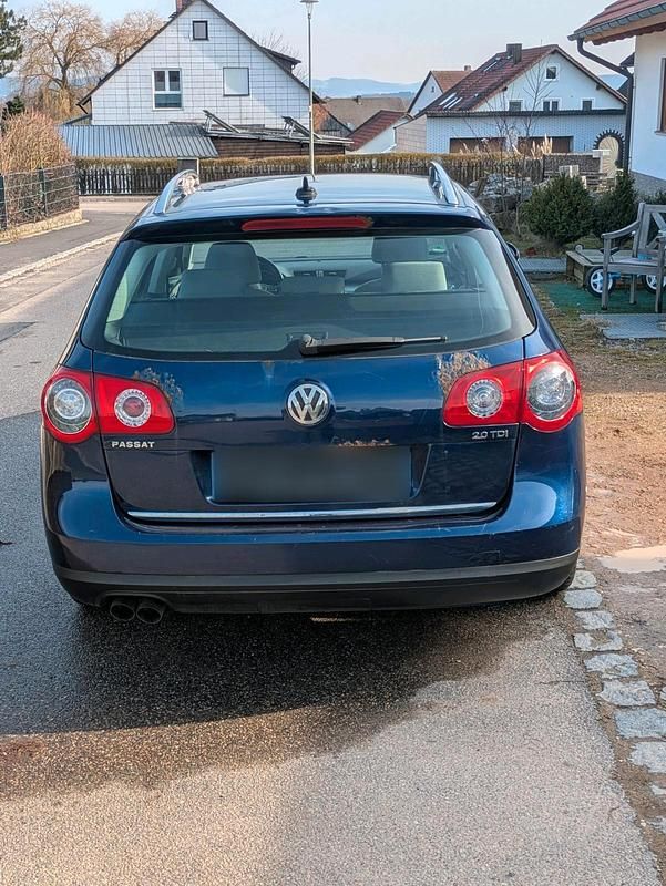 Gebraucht VW Passat 170 PS (125 kW) 2010 Blau Kombi