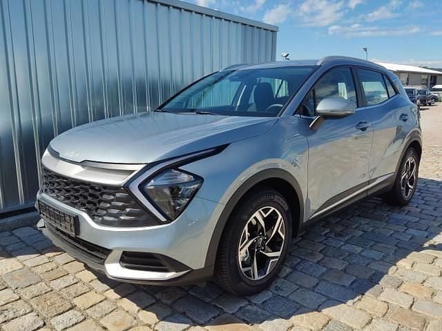 Infrared metallic Neu 2025 Kia Sportage Urban SUV | 28.490 € (Superpreis) - Bild 1/2