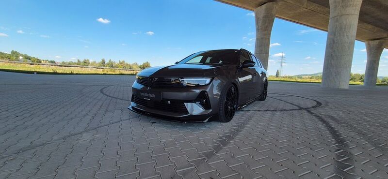 Vulkan grau Gebraucht 2025 Opel Astra Ultimate Kombi | 33.000 € (Teuer) - Bild 1/4