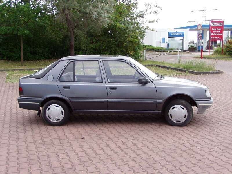 Grau Gebraucht 1993 Peugeot 309 Kleinwagen | 1.500 € - Bild 1/4