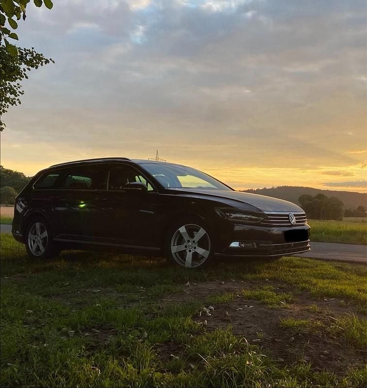 Schwarz Gebraucht 2017 VW Passat Highline Kombi | 15.000 € (Guter Preis) - Bild 1/4