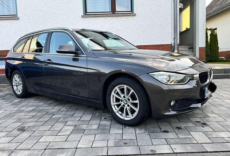 Second-hand BMW 318 143 CP (105 kW) 2015 Maro Break