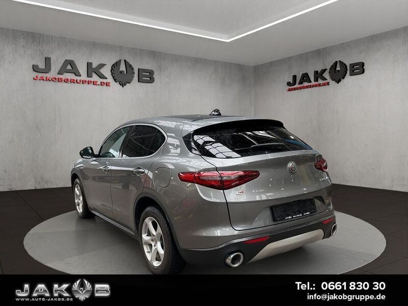 Gebraucht Alfa Romeo Stelvio Super 209 PS (153 kW) 2018 Silber SUV