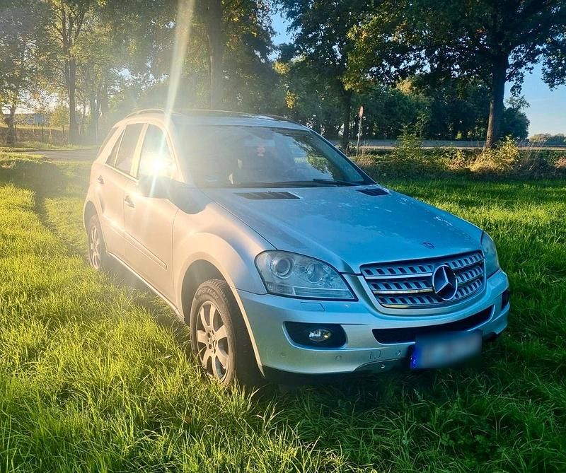 Silber Gebraucht 2006 Mercedes ML350 SUV | 11.500 € - Bild 1/4