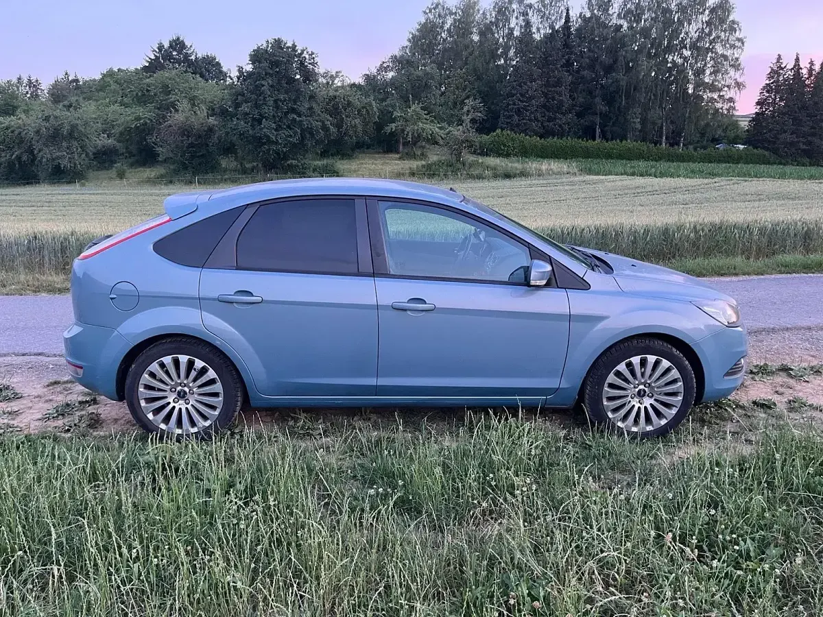Gebraucht Ford Focus Titanium 101 PS (74 kW) 2008 Grau Kleinwagen