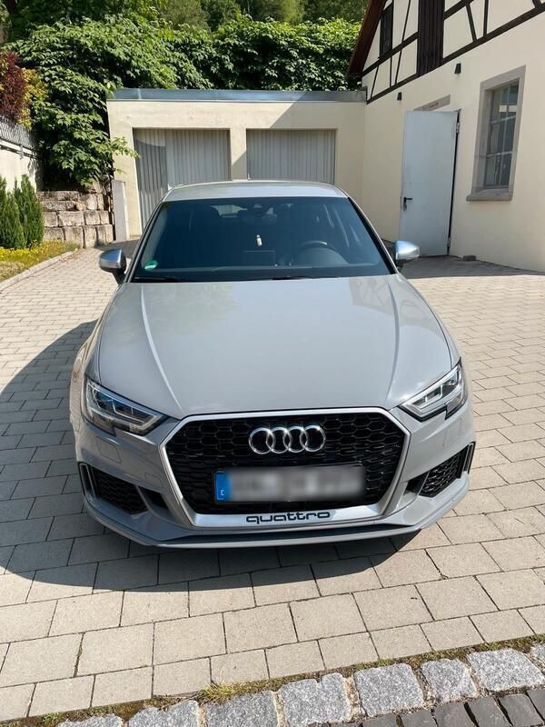 Grau Gebraucht 2018 Audi RS3 Sportback Kleinwagen | 33.499 € (Superpreis) - Bild 1/4