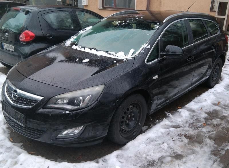 Gebraucht Opel Astra 179 PS (131 kW) 2011 Schwarz Kombi