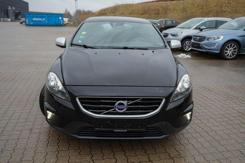 Gebraucht Volvo V40 R-Design 150 PS (110 kW) 2016 Schwarz Limousine