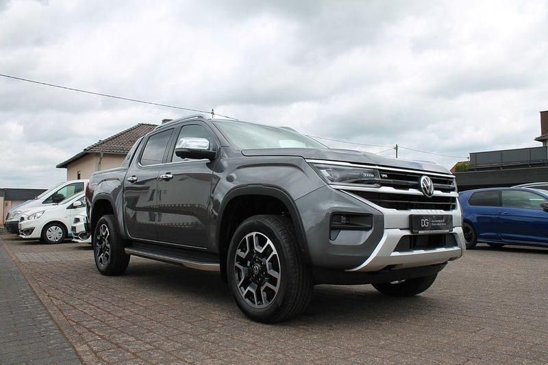 Neu VW Amarok Aventura 241 PS (177 kW) 2025 Rot Pickup