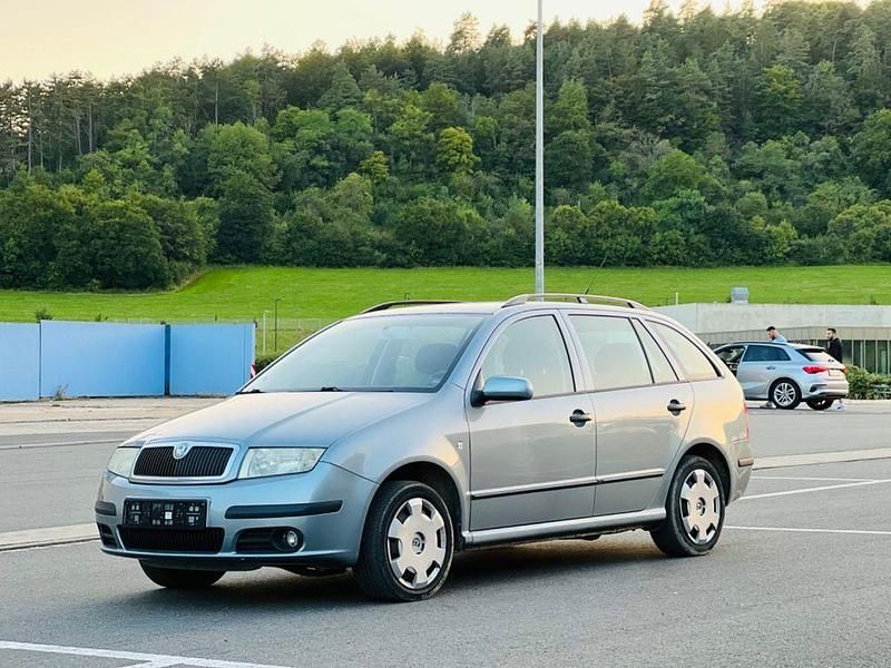 Grau Gebraucht 2006 Skoda Fabia Ambiente Kombi | 690 € (Superpreis) - Bild 1/4