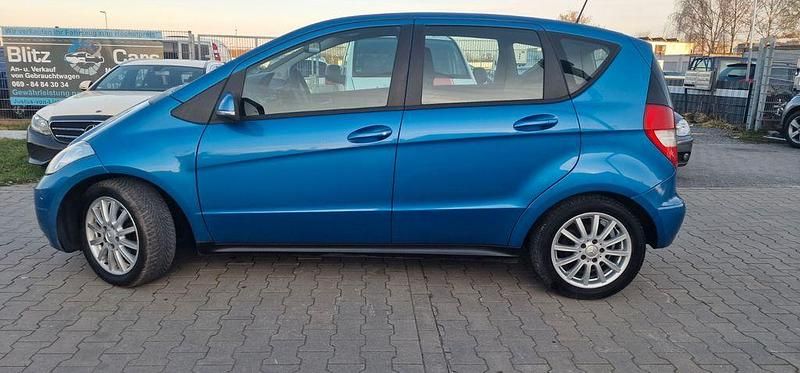 Gebraucht Mercedes A150 95 PS (69 kW) 2009 Blau Limousine