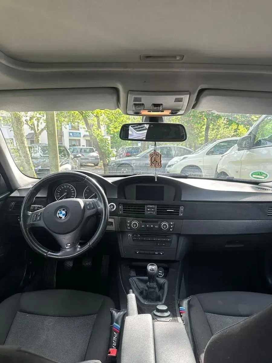 Gebraucht BMW 320 170 PS (125 kW) 2008 Schwarz Limousine