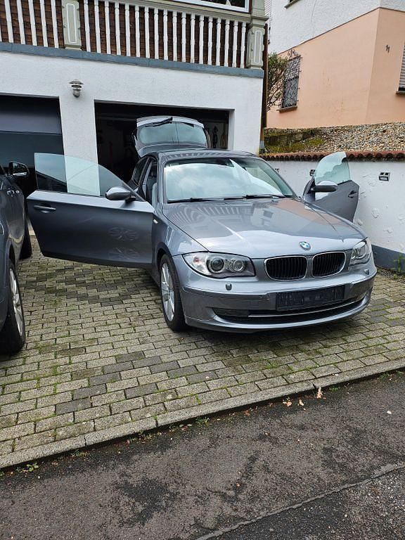 Gebraucht BMW 120 170 PS (125 kW) 2009 Grau Kleinwagen