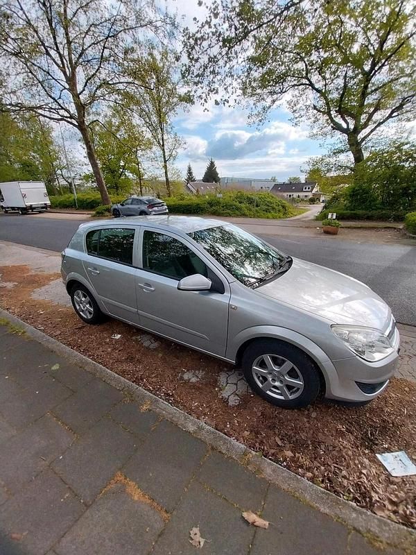 Second-hand Opel Astra 90 CP (66 kW) 2008 Argintiu Hatchback