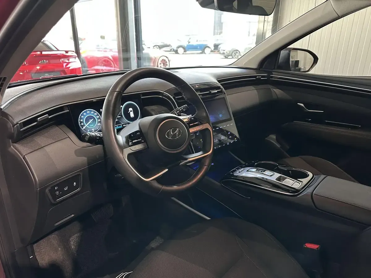 Gebraucht Hyundai Tucson Trend 150 PS (110 kW) 2021 Rot SUV