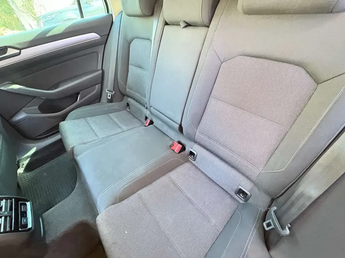 Gebraucht VW Passat Comfortline 150 PS (110 kW) 2015 Grau Kombi