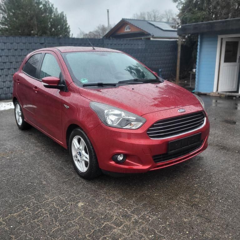 Gebraucht Ford Ka Cool & Sound Edition 86 PS (63 kW) 2016 Rot Limousine