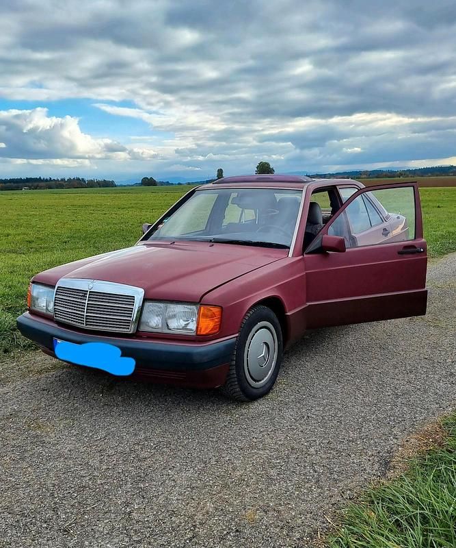 Gebraucht Mercedes 190 122 PS (89 kW) 1991 Rot Limousine
