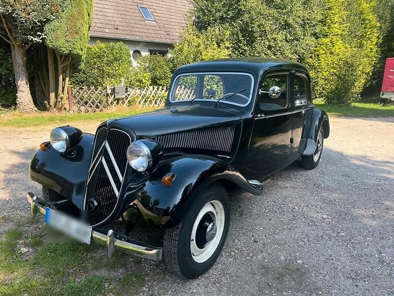 Schwarz Gebraucht 1952 Citroën Traction Avant Kombi | 17.900 € - Bild 1/4