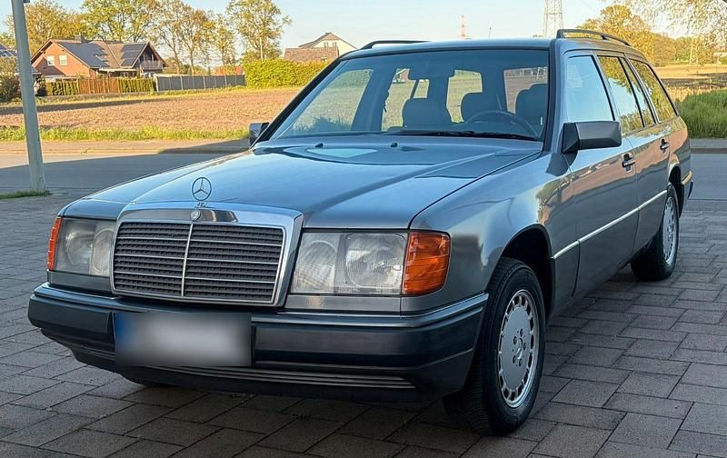 Second-hand Mercedes E250 90 CP (66 kW) 1992 Gri Break