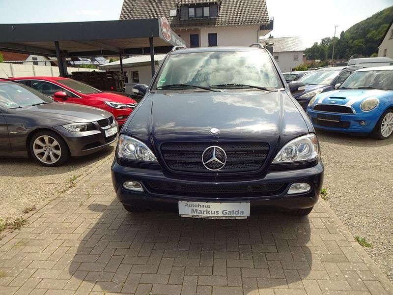 Blau Gebraucht 2003 Mercedes ML270 SUV | 3.950 € (Fairer Preis) - Bild 1/4